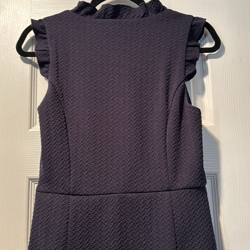 👗THML Chessie Textured Navy Sleeveless Ruffle Neck Midi Dress Stitch Fix - Picture 9 of 16